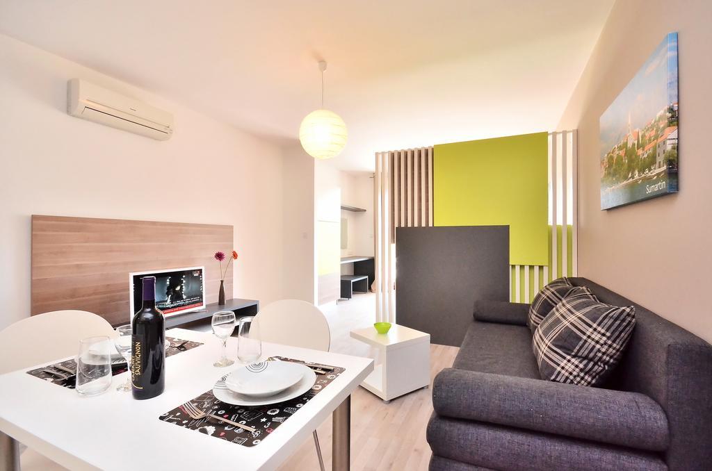 Bretia Apartments Sutivan Bagian luar foto